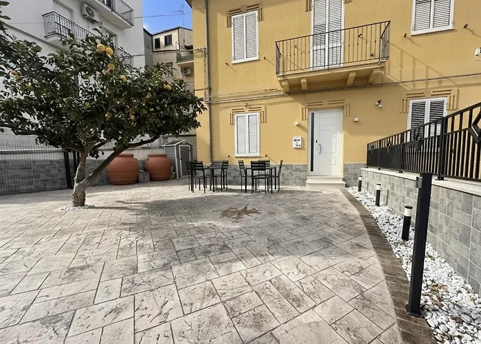 לינה וארוחת בוקר Central Vasto 3*