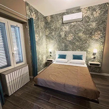 Central Vasto Nocleg ze śniadaniem 3*